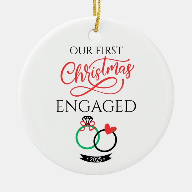 Our First Christmas Engaged 2025 Keramik Ornament (Vorne)