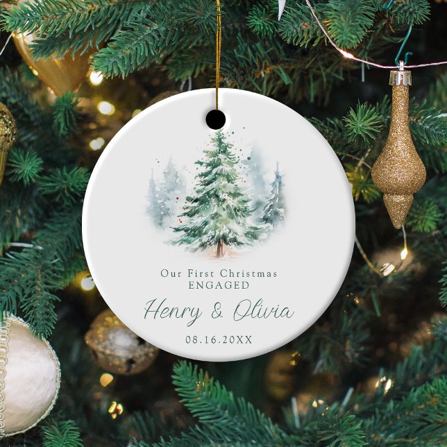Our First Christmas Engaged Modern Script Tree Keramik Ornament (Our First Christmas Engaged Modern Script Tree Ceramic Ornament)