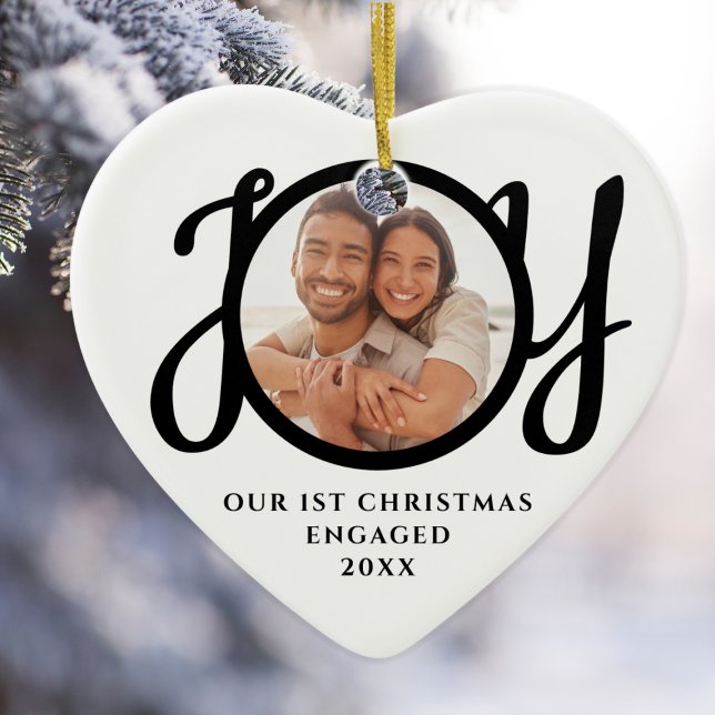 Our First Christmas Engaged Photo Heart-Shaped Keramik Ornament (Von Creator hochgeladen)