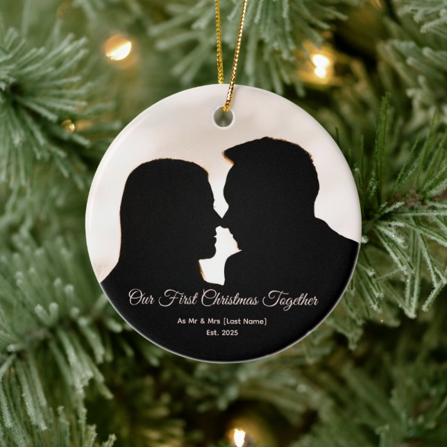 Our First Christmas Together Couple Silhouette Keramik Ornament (Baum)