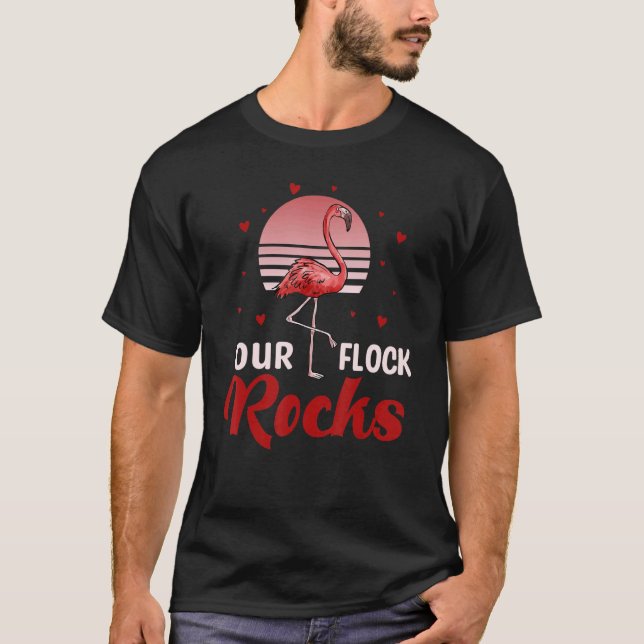 Our Flock Rocks Flamingos  Family Vacation Group 1 T-Shirt (Vorderseite)