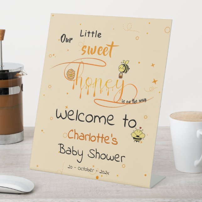 Our Little Sweet Honey Is On The Way Baby Shower Sockelschild (In Situ)