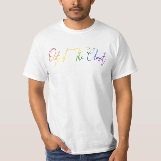 Out of the Closet LGBT Rainbow Flag Handwriting T-Shirt (Vorderseite)