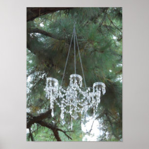 Outdoor Country Wedding Chandelier in den Kiefern Poster