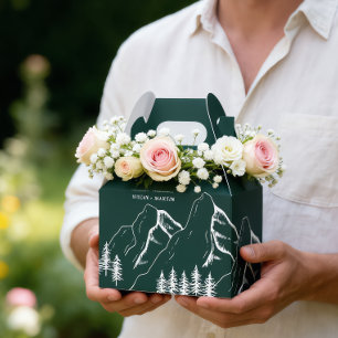 Outdoor-Hochzeit unter Kiefern im Gebirge Geschenkschachtel