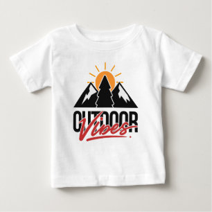 Outdoor Vibes Bergbaum Sonnenaufgang Baby T-shirt