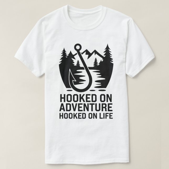 Outdoor Wilderness Fishing Hook Adventure Graphic T-Shirt (Design vorne)