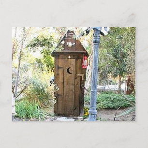 OUTHOUSE IN UNSEREM HINTERGRUND POSTKARTE
