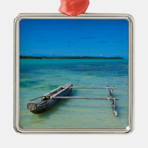 Outrigger-Kanu im Schwarzen Ozean Ornament Aus Metall