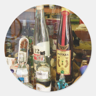 Ouzo und metaxa Alkohol Runder Aufkleber