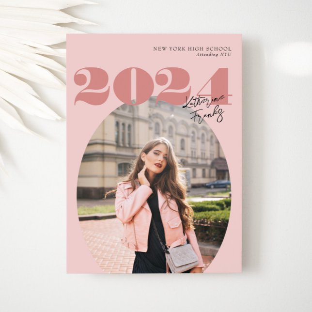 Oval Bold Modern Class of 2024 Foto Abschluss Einladung (Von Creator hochgeladen)