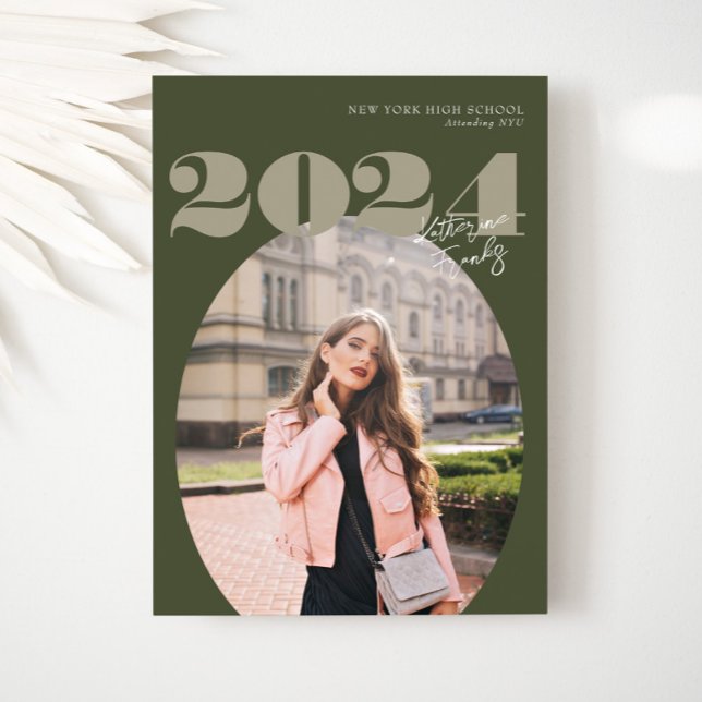 Oval Bold Modern Class of 2024 Foto Abschluss Einladung (Von Creator hochgeladen)