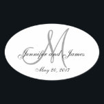 Oval-Label für graues weißes Monogramm Ovaler Aufkleber<br><div class="desc">Ovale Hochzeitsmarken für Weinflaschen in Grau und Weiß. Vollständig anpassbar mit Ihren Namen,  Anfangs-,  Hochzeitstag und Hochzeitsfarben. Elke Clarke©</div>