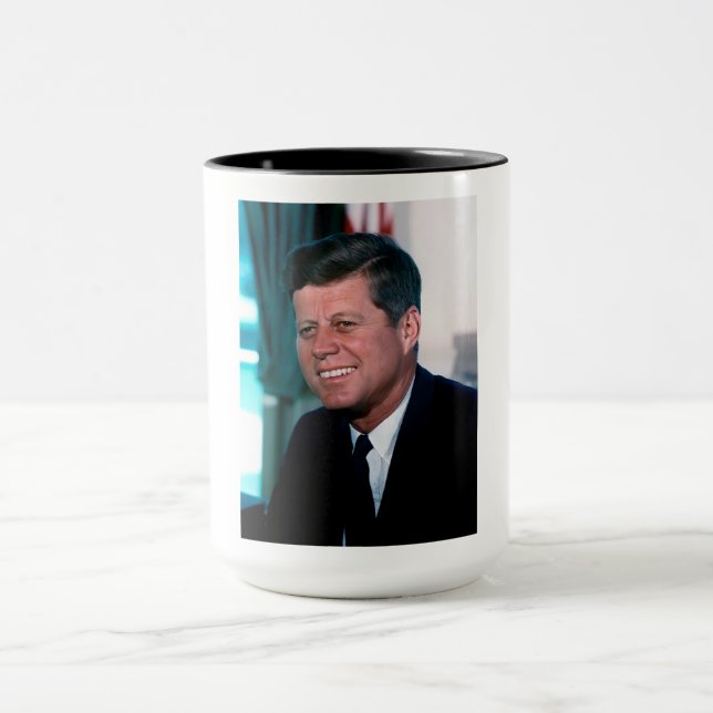 Oval Office of President John F. Kennedy Tasse (Zentrum)