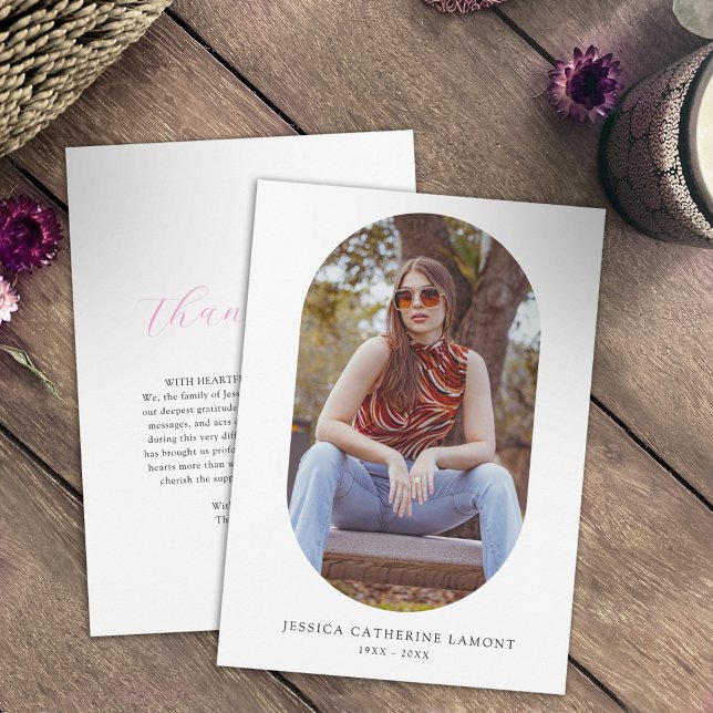 Ovales Foto mit weißem, rosa Herzbeerdigung geweck Dankeskarte (Von Creator hochgeladen)