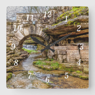 Ozarks Wasserfall unter Brücke Uhr