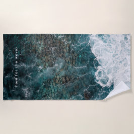 Ozeanwellen in dunklem Teal, anpassbar Strandtuch