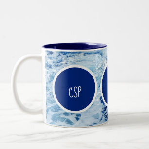 Ozeanwellen-Monogramm Zweifarbige Tasse