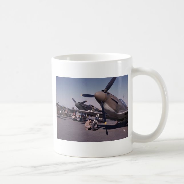 P-51 Mustang, 1942 Tasse (Rechts)