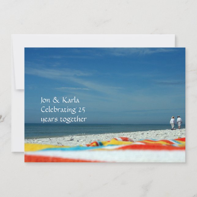 Paar am Sandy Beach Einladung (Vorderseite)