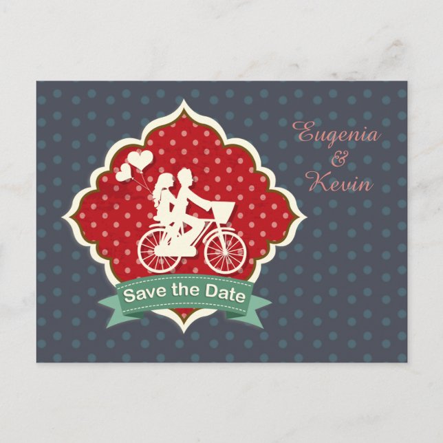 Paar auf dem Fahrrad Retro Save the Date Postkarte (Vorderseite)