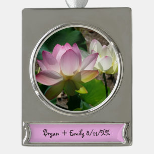 Paar der Lotus-Blume I Banner-Ornament Silber