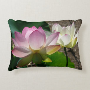 Paar der Lotus-Blume I Zierkissen