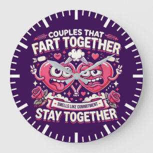 Paare, die gemeinsam die Furz Bleibe - lustig Große Wanduhr