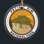 Pacific Rim National Park Reserve Kanada Abzeichen Keramik Ornament<br><div class="desc">Pacific Rim National Park Vektorgrafik Design. Der Park befindet sich in British Columbia,  Kanada,  das drei verschiedene Regionen umfasst: Long Beach,  die Broken Group Islands und den West Coast Trail.</div>