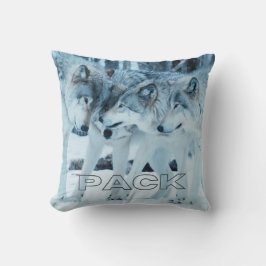 Pack Familiengraue Wölfe im weißen Schnee Kissen