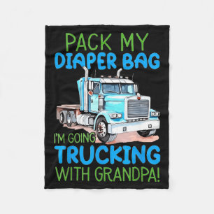 Pack meine Windeltasche, ich fahre mit Opa Truckin Fleecedecke