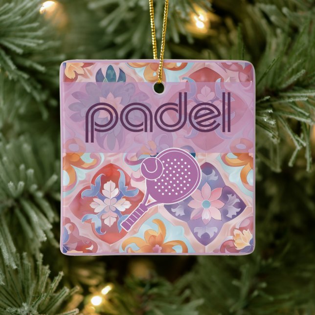 Padel-Ornament – Spanische Fliesen-Vibes in Lila Keramikornament (Baum)