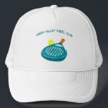 Padel Tennis Racket und Ball Personalisiert Truckerkappe<br><div class="desc">Fügen Sie diesem Hut einen Slogan,  Ihren Teamnamen oder einen anderen benutzerdefinierten Text hinzu,  der eine Abbildung eines Pdel-Tennisschlägers und einer Kugel enthält. Die Grafik ist in hellblau,  orange und gelb mit Ihrer Nachricht in der Koordinierung der blauen Schrift.</div>