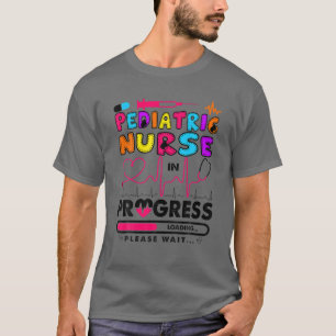 Pädiatrische Krankenschwester in der Zukunft Gesch T-Shirt