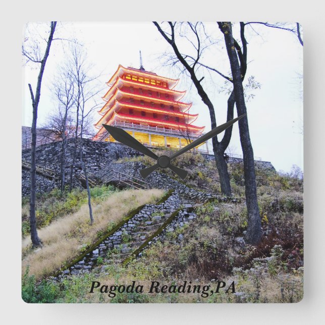Pagoda Reading, PA Quadratische Wanduhr (Vorderseite)