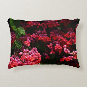 Pagode Blume farbenfroh rot und rosa Dekokissen