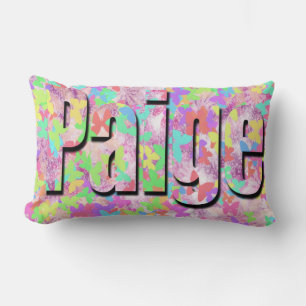 Paige, Girls Nome Logo auf Pastellschmetterlingen, Lendenkissen