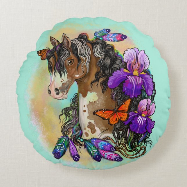 Paint Horse Mustang mit Iris und Schmetterlingen Rundes Kissen (Vorderseite)
