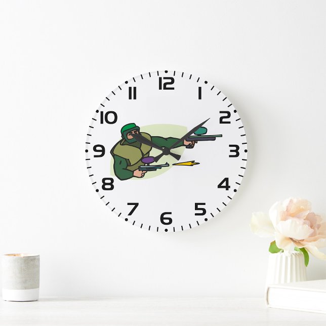 Paintball-Spieler mit Dual-Marker-Action-Sport Große Wanduhr (Von Creator hochgeladen)
