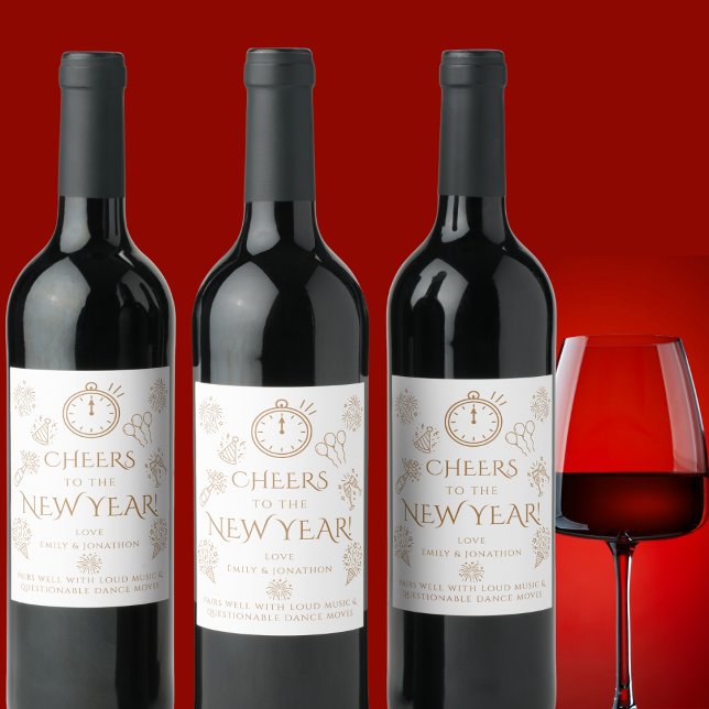 Pairs Well Doodles Gold Cheers to New Year Party Weinetikett (Von Creator hochgeladen)