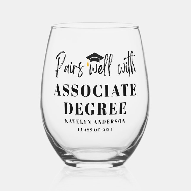 Pairs well with Associate Degree Abschluss Gift Weinglas Ohne Stiel (Vorderseite)