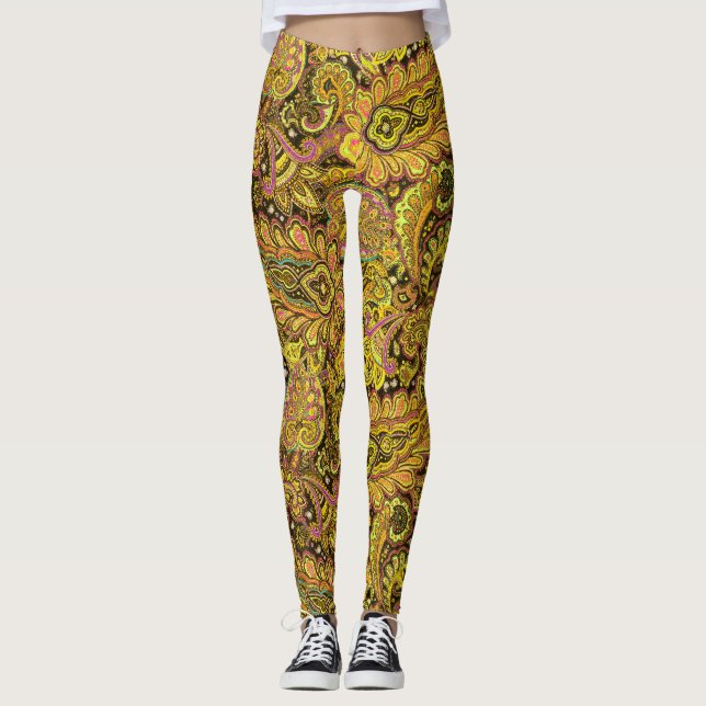 Paisley Motif in Yellow, Brown on Black Background Leggings (Vorderseite)