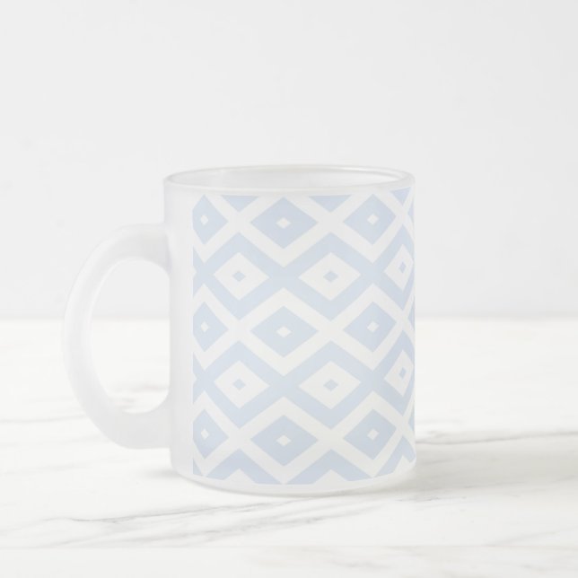 Pale blue and white diamond pattern mattglastasse (Links)