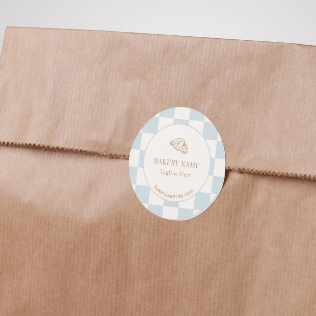 Pale Blue Checkered Cafe Croissant Bakery Runder Aufkleber (Von Creator hochgeladen)