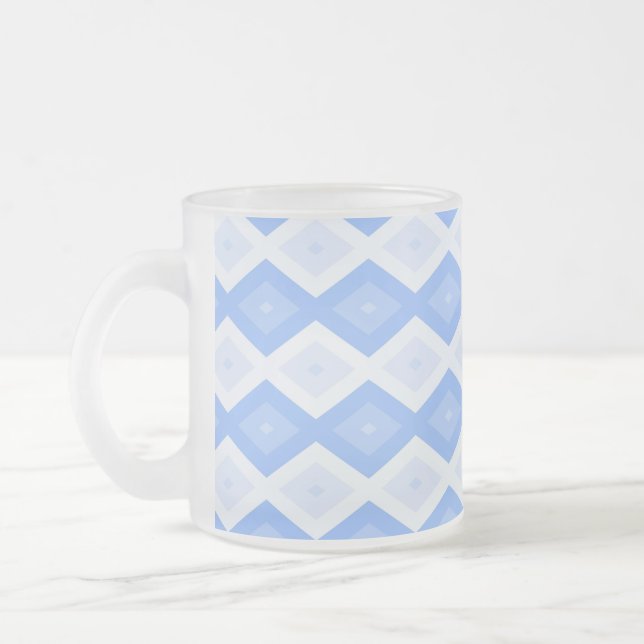 Pale blue diamond pattern mattglastasse (Links)
