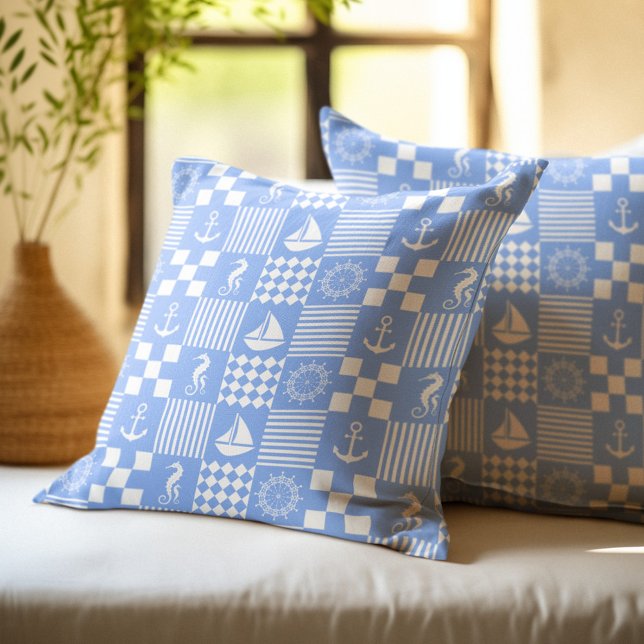 Pale Blue Nautic Patchwork Pattern Kissen (Von Creator hochgeladen)