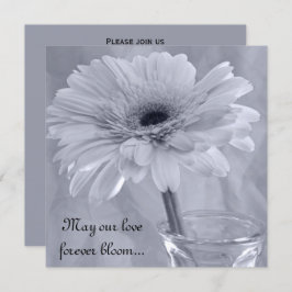 Pale Blue Tinted Daisy Wedding Einladung