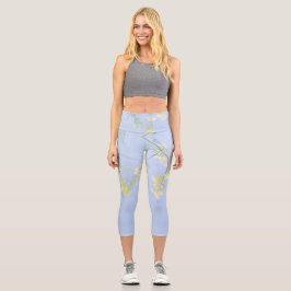 Pale Pastel Blue Sky Wilde Blume Meadow Capri Leggings