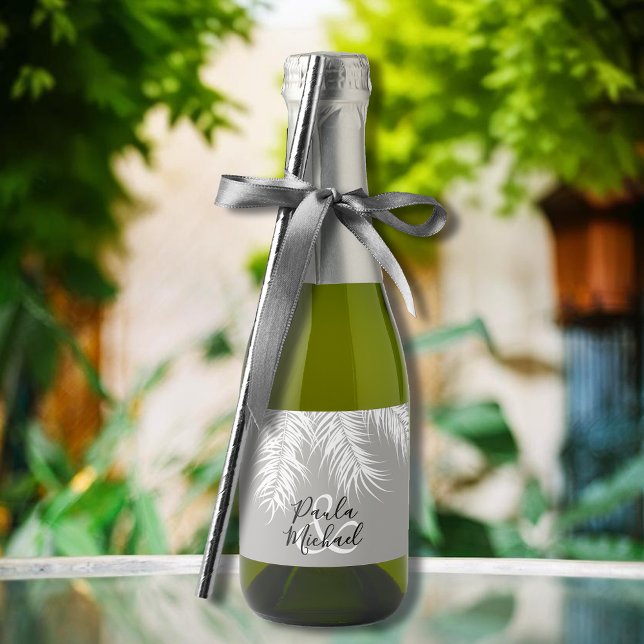 Palm Tree Fronds auf Silver Mini (White palm tree fronds on silver gray mini sparkling wine labels personalized for your wedding)