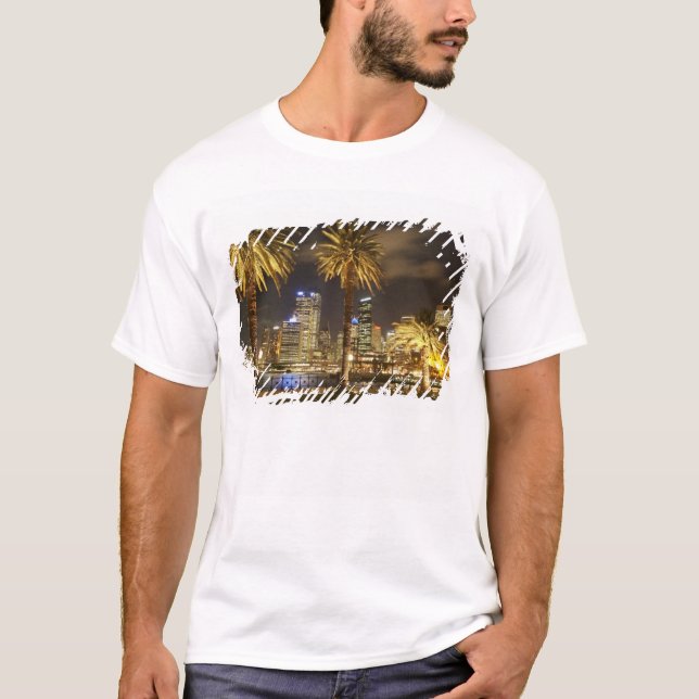 Palm Trees and CBD at Night, Sydney, New South T-Shirt (Vorderseite)